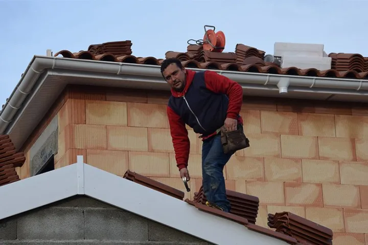 Interview de Mr De Sousa de la société CCS Charpente, charpentier – couvreur pour Maisons Alain Métral en région Lyonnaise.