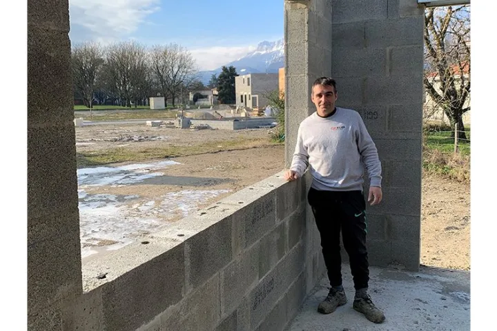 Interview de Mr Jorge Da Silva, Maçon pour Maisons Alain Métral en pays de Savoie.