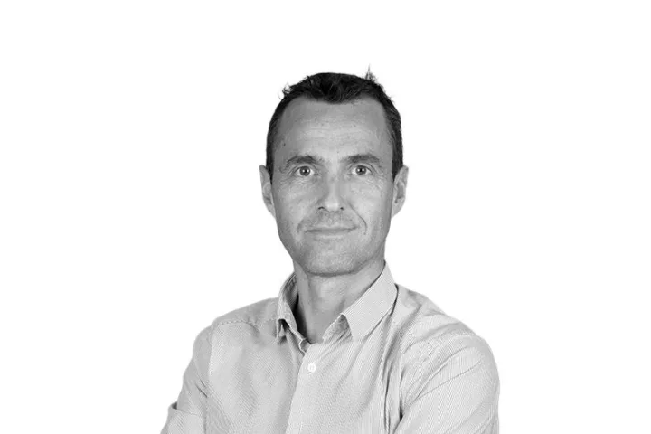Portrait de Serge Baudassé, Responsable d’agence chez Maisons Alain Métral à Saint-Priest.